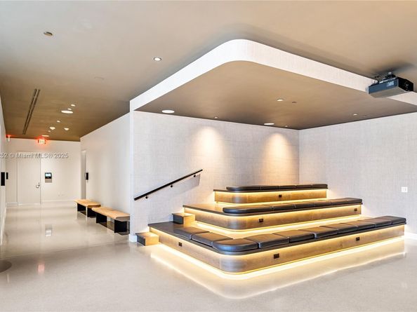 159 NE 6th St 2405, Miami FL 33132