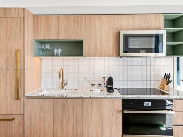 159 NE 6th St 2405, Miami FL 33132