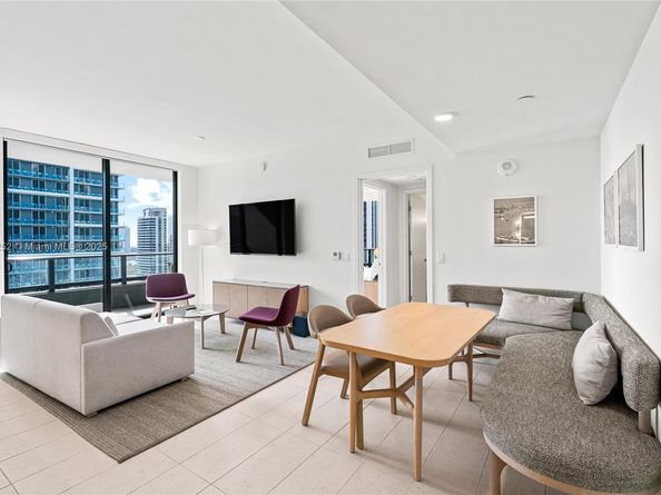 159 NE 6th St 2405, Miami FL 33132