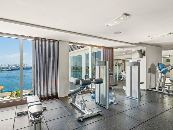 335 S Biscayne Blvd 1006, Miami FL 33131