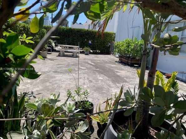 200 76th St 57, Miami Beach FL 33141