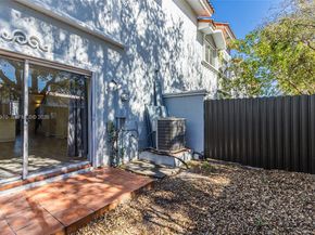 11647 NE 18th Dr 11647, North Miami FL 33181