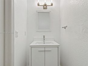 11647 NE 18th Dr 11647, North Miami FL 33181