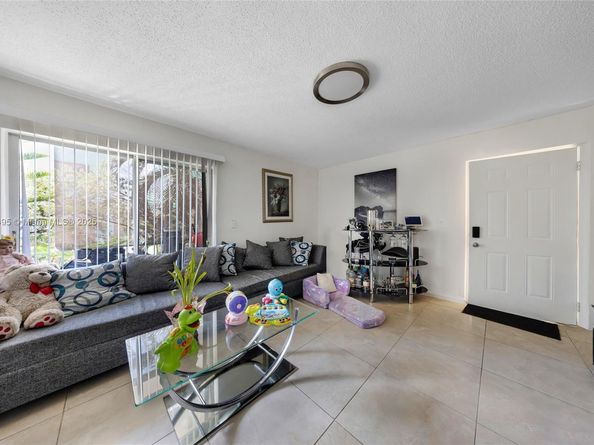 327 SW 13th Ave, Miami FL 33135