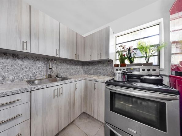327 SW 13th Ave, Miami FL 33135