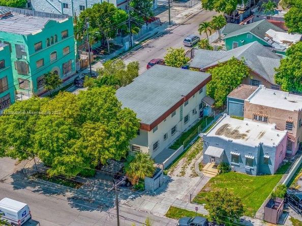 327 SW 13th Ave, Miami FL 33135