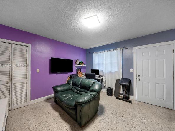 327 SW 13th Ave, Miami FL 33135