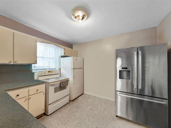 327 SW 13th Ave, Miami FL 33135