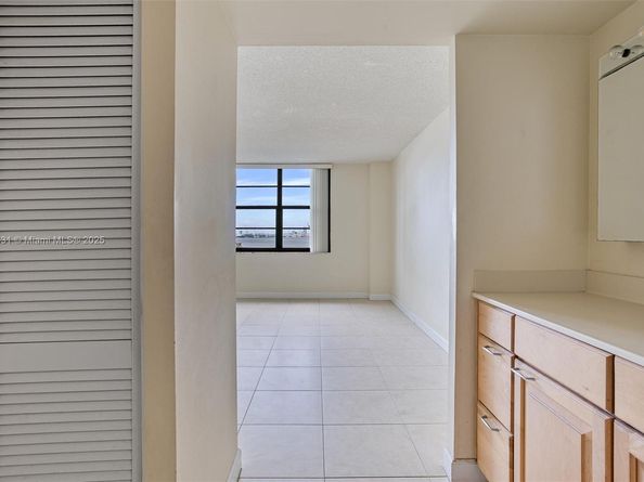2333 Brickell Ave 1207, Miami FL 33129