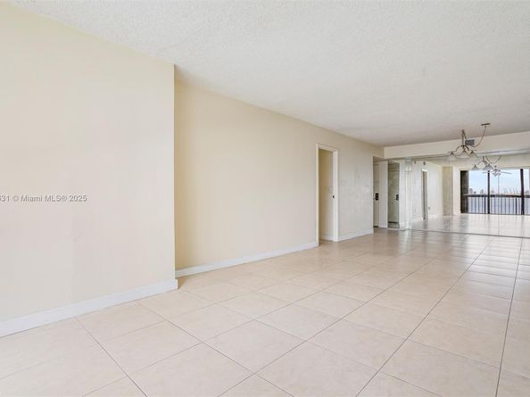 2333 Brickell Ave 1207, Miami FL 33129