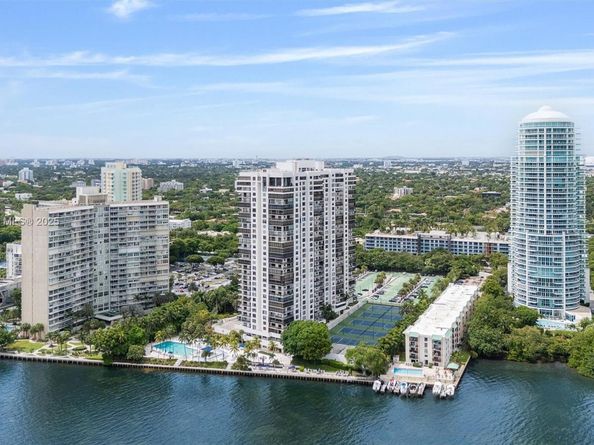 2333 Brickell Ave 1207, Miami FL 33129
