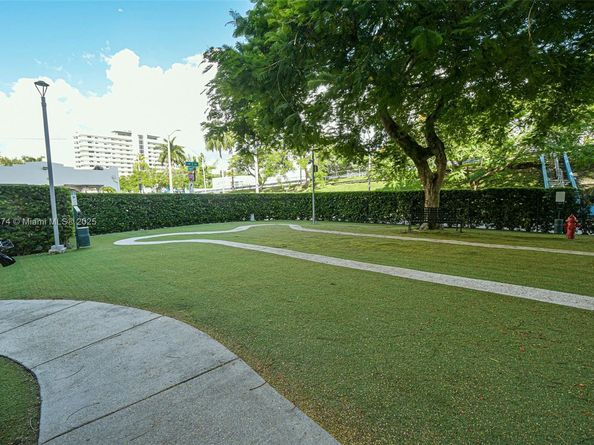 10 SW South River Dr 1704, Miami FL 33130