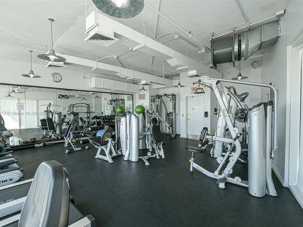 10 SW South River Dr 1704, Miami FL 33130