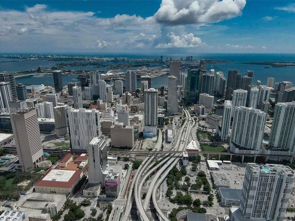 10 SW South River Dr 1704, Miami FL 33130