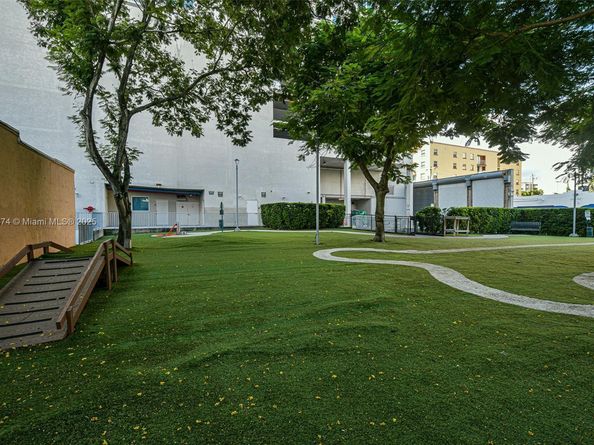 10 SW South River Dr 1704, Miami FL 33130
