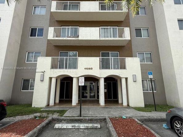 11060 SW 196th St 403, Cutler Bay FL 33157