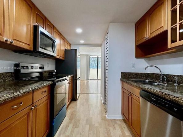 7451 NW 16th St 304, Plantation FL 33313