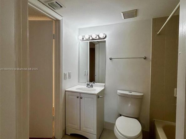 7451 NW 16th St 304, Plantation FL 33313