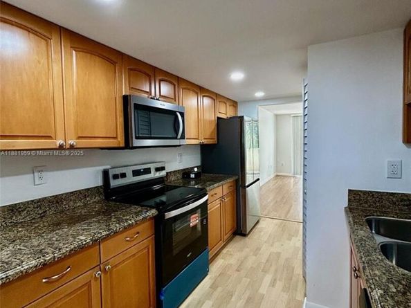 7451 NW 16th St 304, Plantation FL 33313