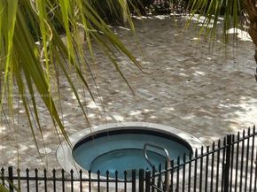 7451 NW 16th St 304, Plantation FL 33313