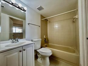 7451 NW 16th St 304, Plantation FL 33313