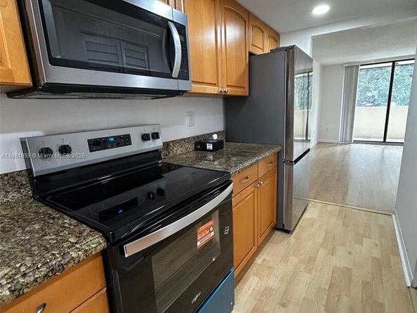 7451 NW 16th St 304, Plantation FL 33313