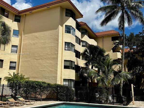 7451 NW 16th St 304, Plantation FL 33313