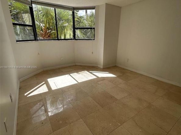 7451 NW 16th St 304, Plantation FL 33313