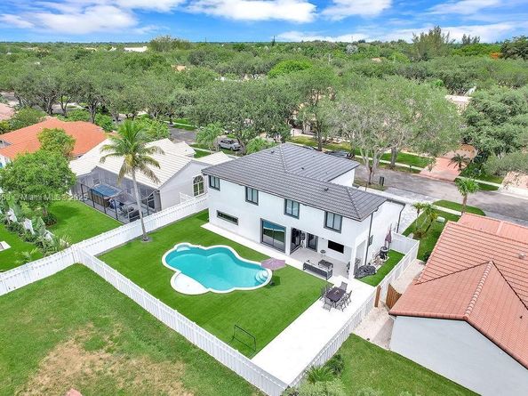 10746 Charleston Pl, Cooper City FL 33026