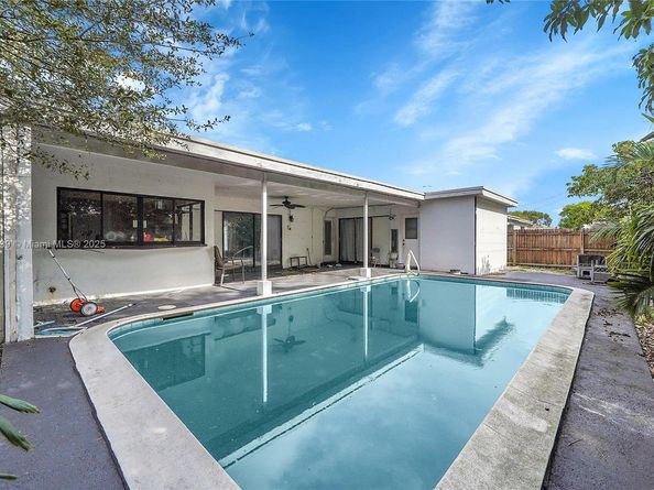 7916 Miramar Pkwy, Miramar FL 33023