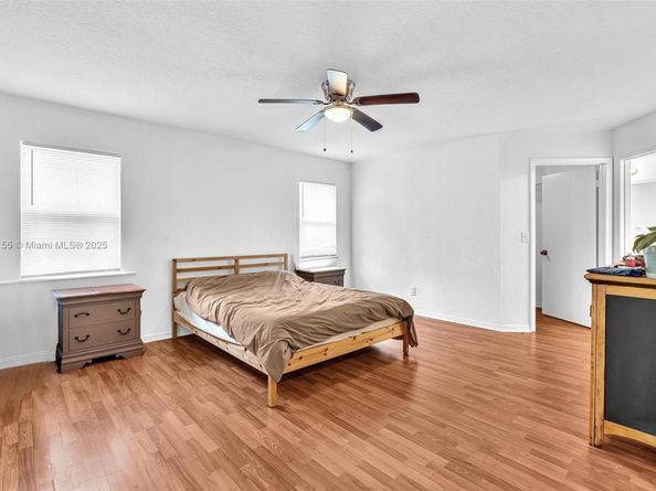 2927 Bogota Ave, Cooper City FL 33026