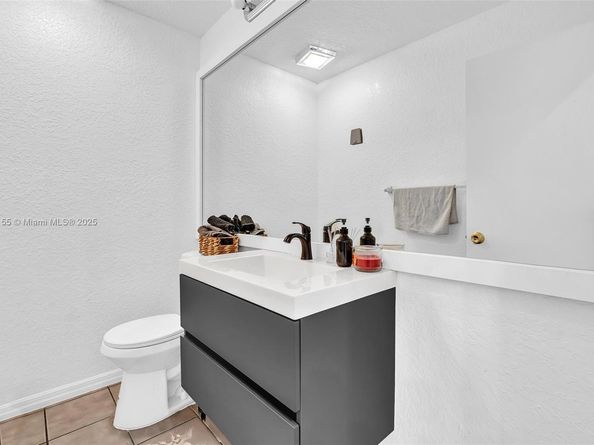 2927 Bogota Ave, Cooper City FL 33026