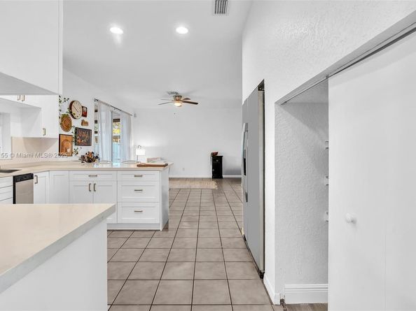 2927 Bogota Ave, Cooper City FL 33026