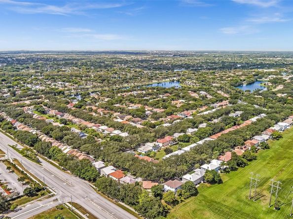 2927 Bogota Ave, Cooper City FL 33026