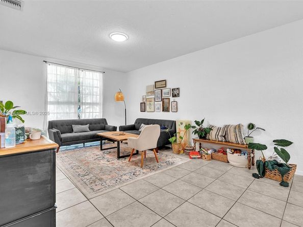 2927 Bogota Ave, Cooper City FL 33026