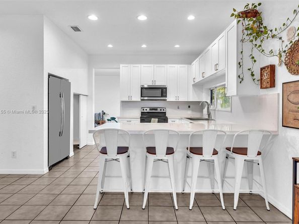 2927 Bogota Ave, Cooper City FL 33026