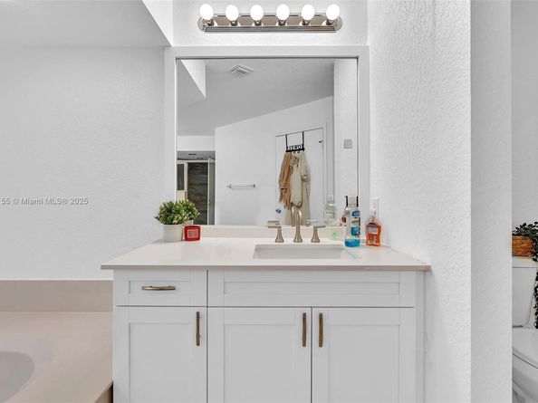 2927 Bogota Ave, Cooper City FL 33026