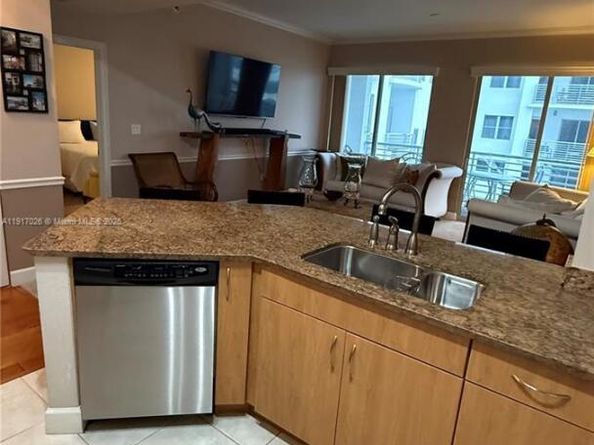 1830 Radius Dr 1105, Hollywood FL 33020