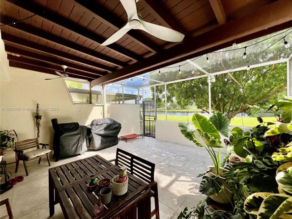 7643 SW 102nd Pl, Miami FL 33173