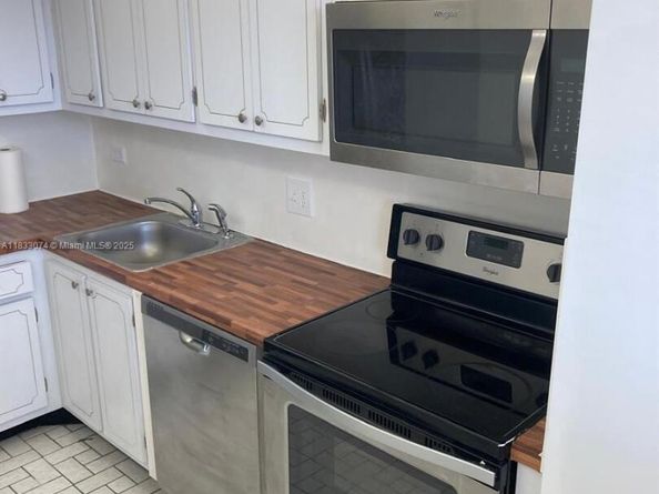 3703 NE 166th St 905, North Miami Beach FL 33160