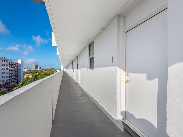 3703 NE 166th St 905, North Miami Beach FL 33160