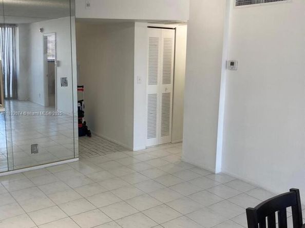 3703 NE 166th St 905, North Miami Beach FL 33160