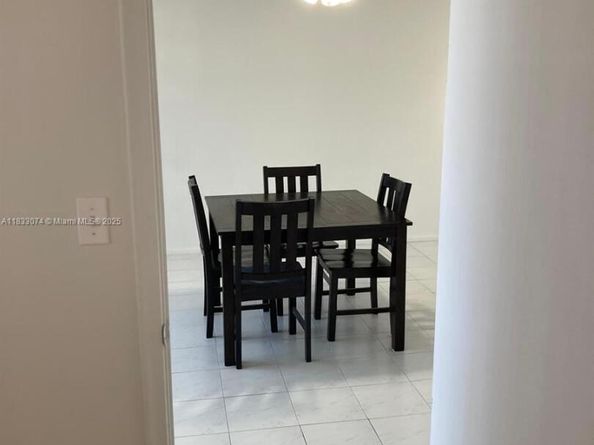 3703 NE 166th St 905, North Miami Beach FL 33160