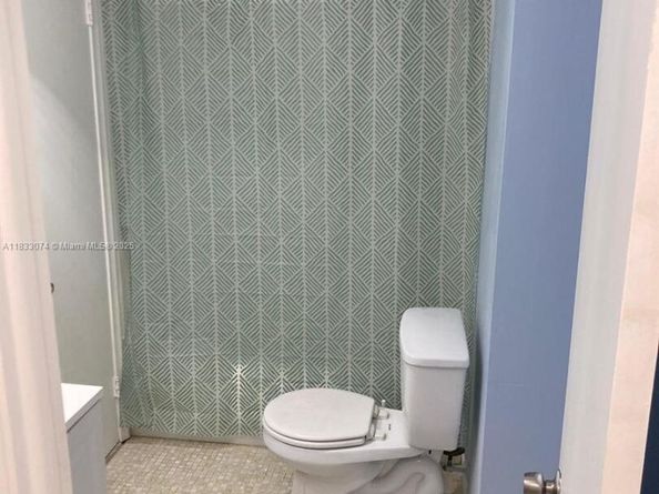 3703 NE 166th St 905, North Miami Beach FL 33160