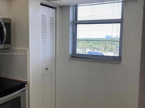 3703 NE 166th St 905, North Miami Beach FL 33160