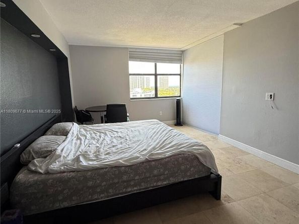 3375 N Country Club Dr 1004, Aventura FL 33180