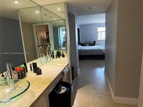 3375 N Country Club Dr 1004, Aventura FL 33180