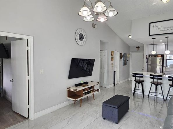 8019 NW 100th Dr, Tamarac FL 33321