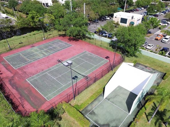 3417 NW 44th St 104, Oakland Park FL 33309