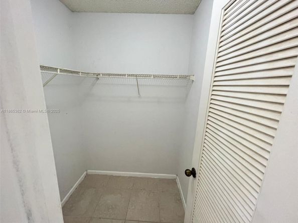 3417 NW 44th St 104, Oakland Park FL 33309